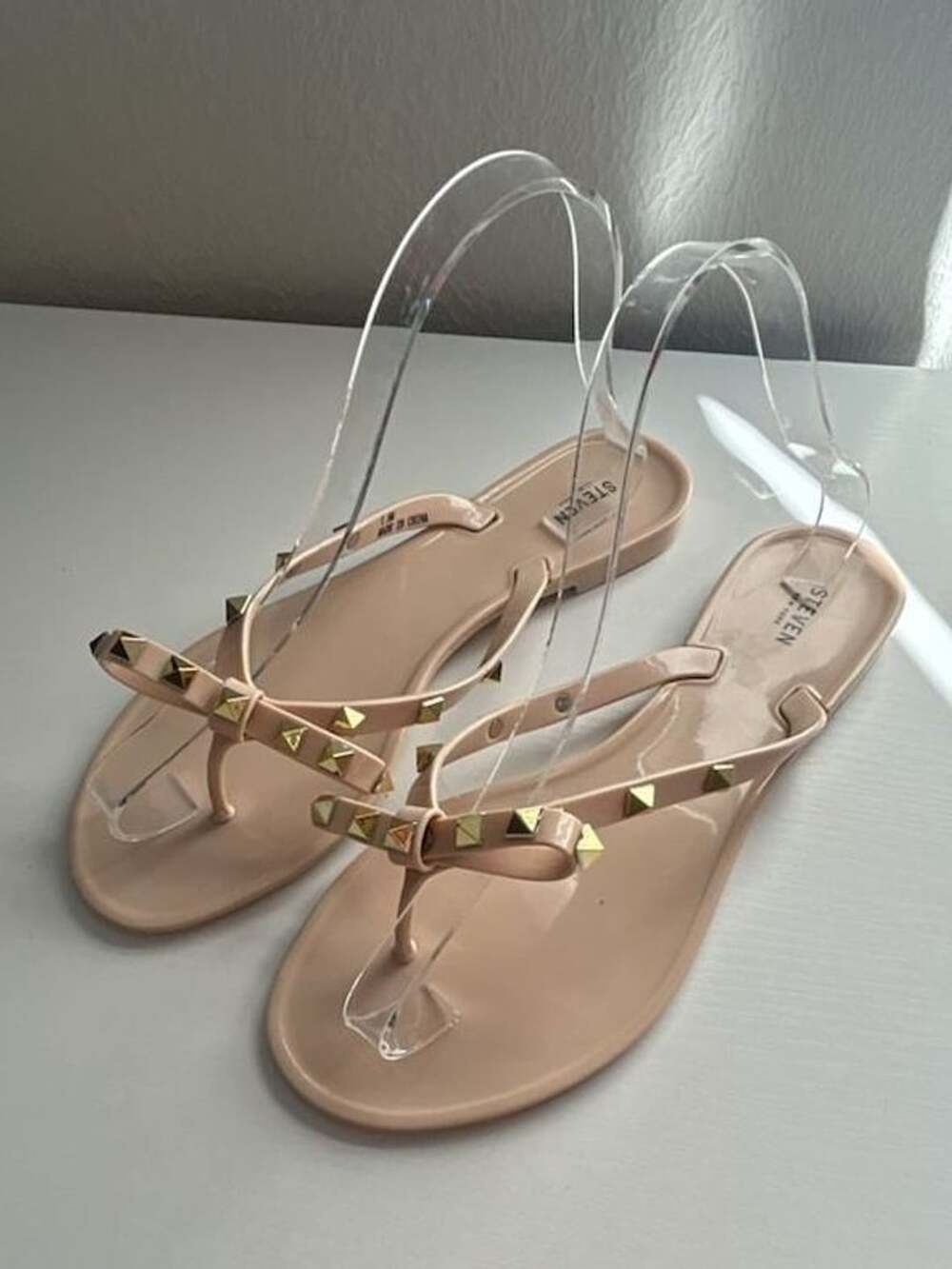 Steven by Steve Madden Beige Jelly Sandals with Gold Studs 7.5